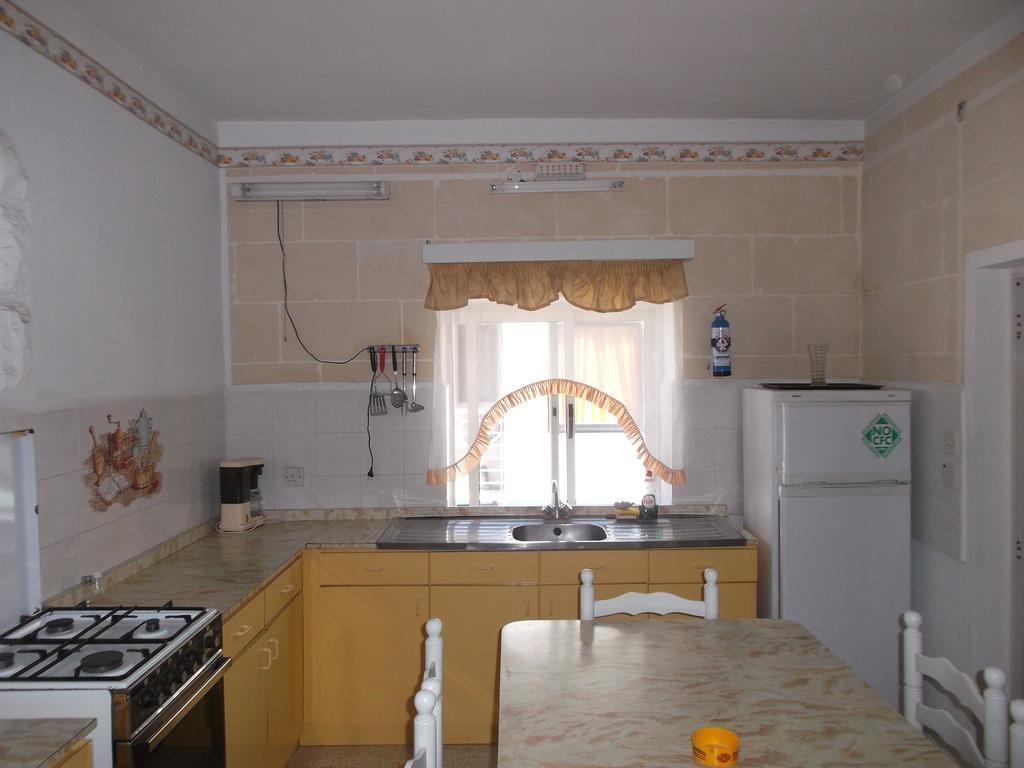 Ta' Karmni Apartamento Marsalforn Quarto foto