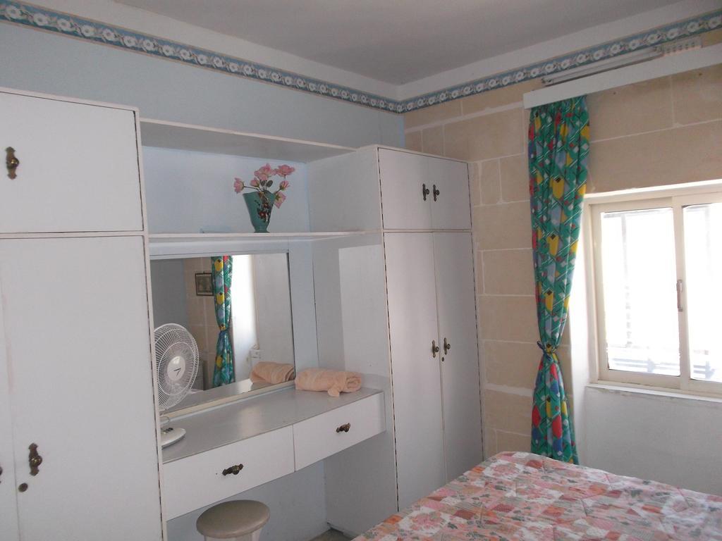 Ta' Karmni Apartamento Marsalforn Quarto foto